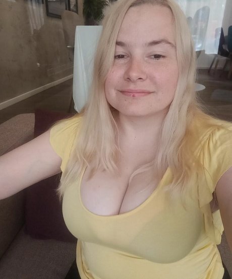 Dejana Savi model pretty photo