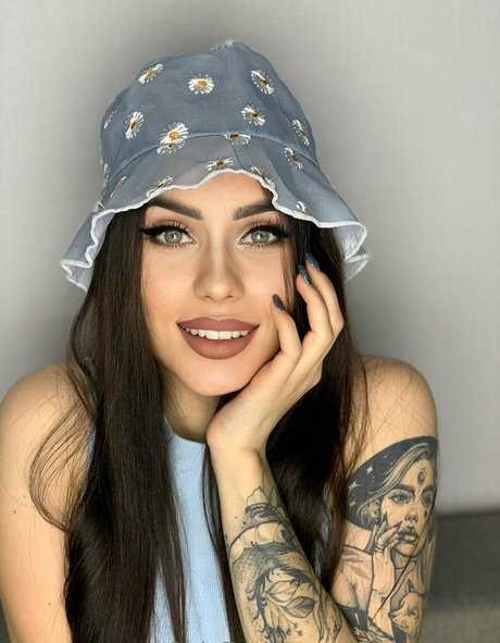 Nicoletta top star best pic