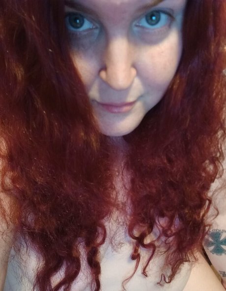 decadentdepravity model top pic