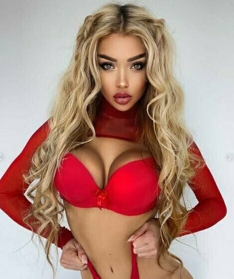 lovelychloefree profile pic