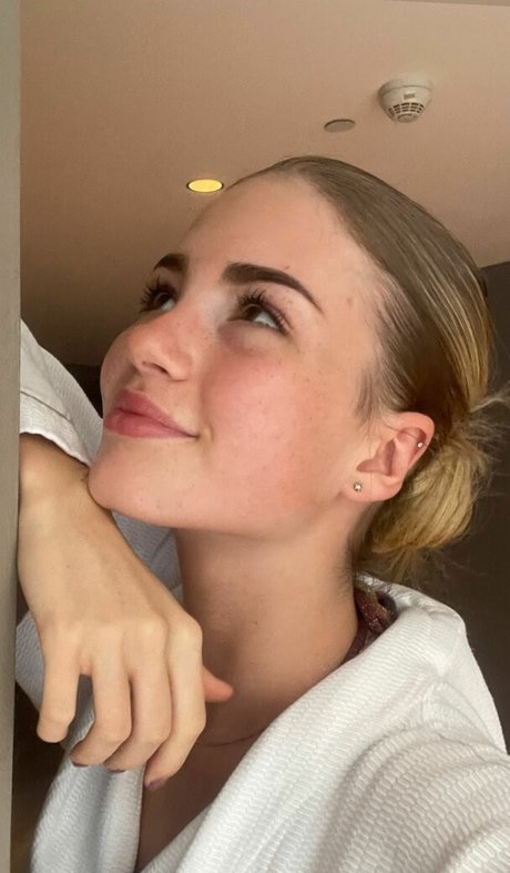 fab ienne0805 xxx actress pictures