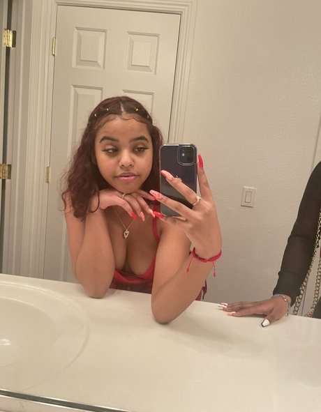 thaonly lili pornstar nice pic