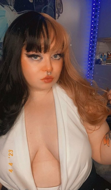 cutepeaches2 model adult pictures