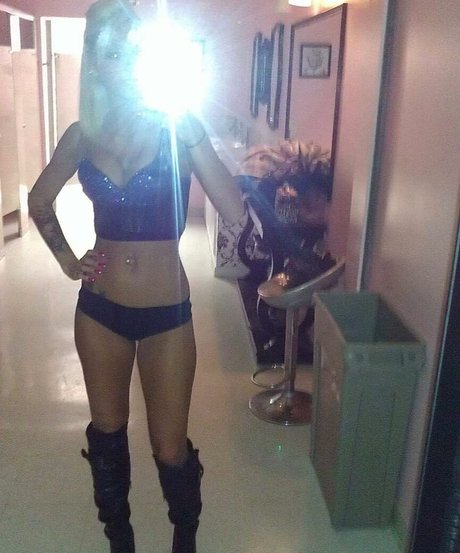 Michelle Pimer beautiful star images