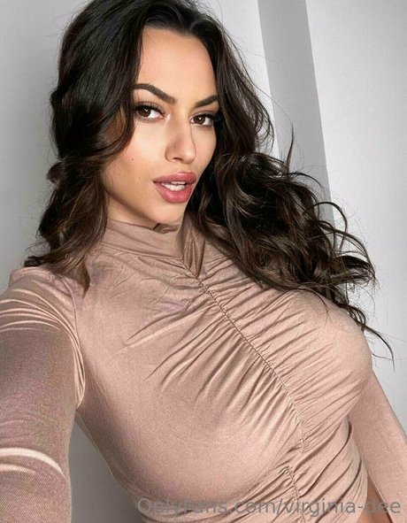 virginia dee model exclusive image