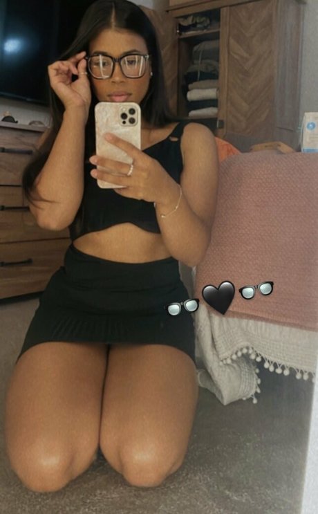 Taylor Haller sexy model img