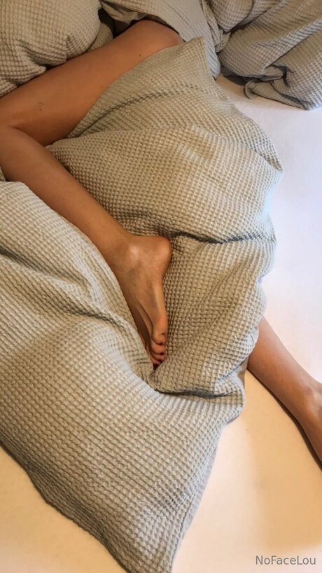 no face lou pornographic model pics