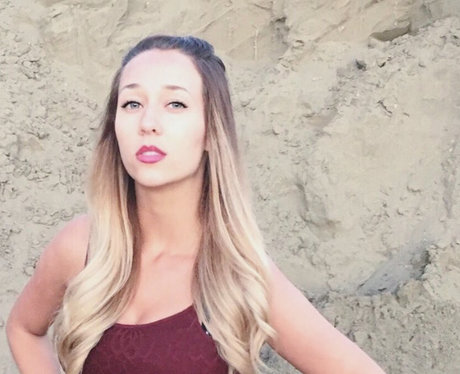 Kelsey Baile hd model pic