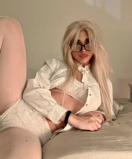 Kate Baum perfect model img