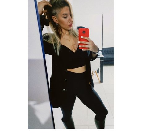 Lucila Villar art star pic