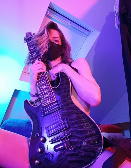 yona mlem nude actress pictures