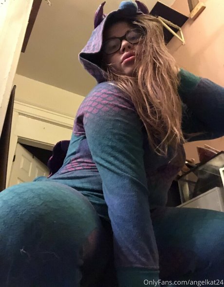 angelkat24 star top pic