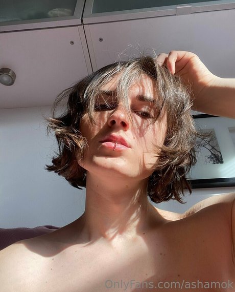 ashamok exclusive star picture