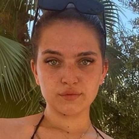 Mae Muller star hd gallery