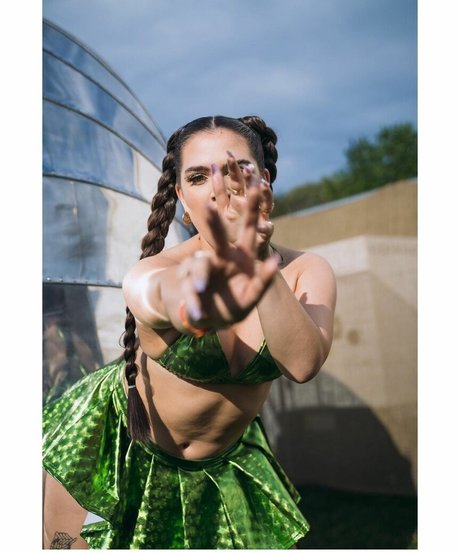 Mae Muller best star photos