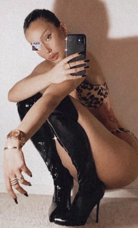 Rusu Iulia star nude images