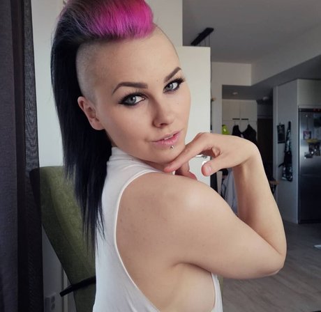 VMissyB pornstar art pics