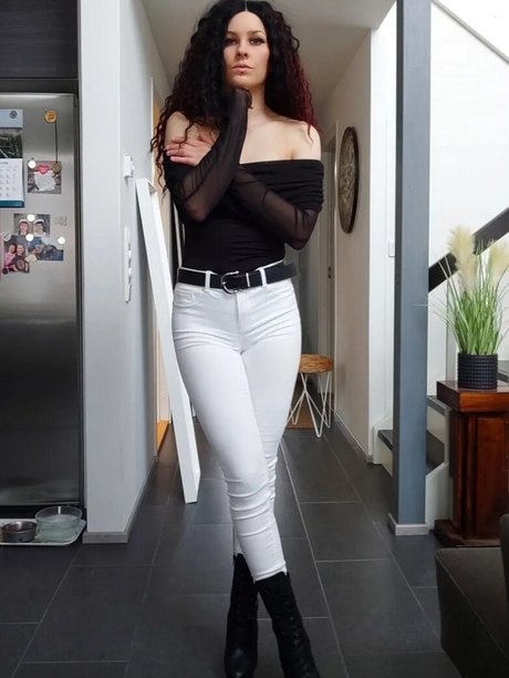 VMissyB pornstar free photo