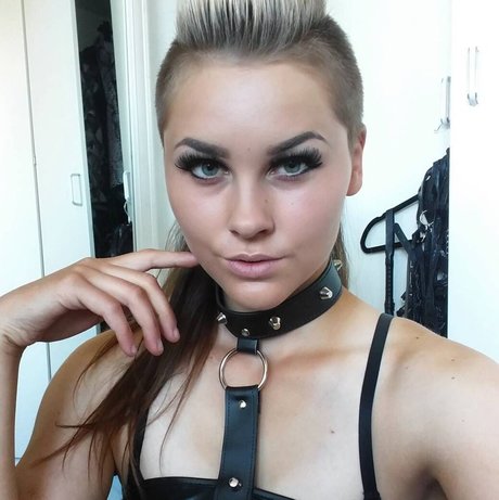 VMissyB beautiful model picture