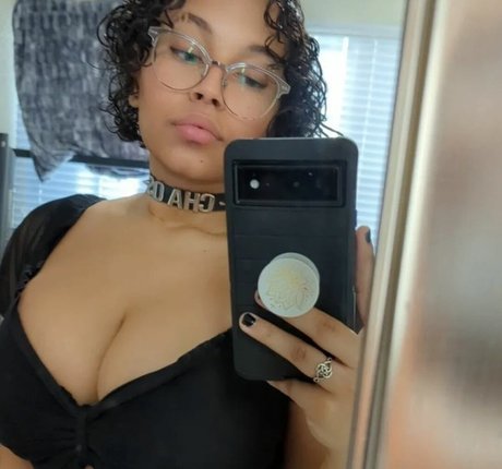 raven of chaos nude star photos