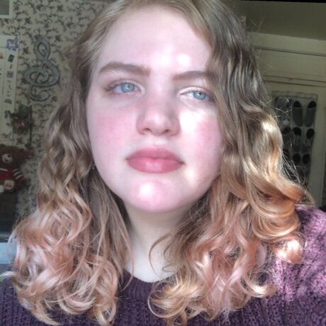 alyssa sexy actress pictures