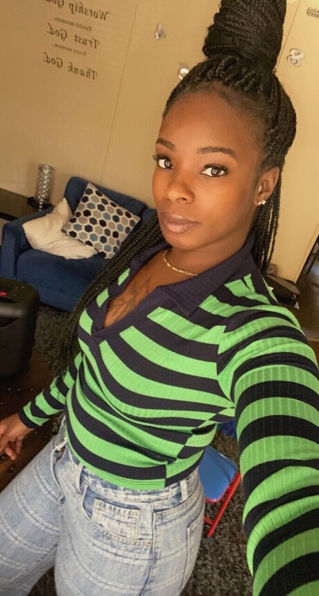 Muneerah xxx model images