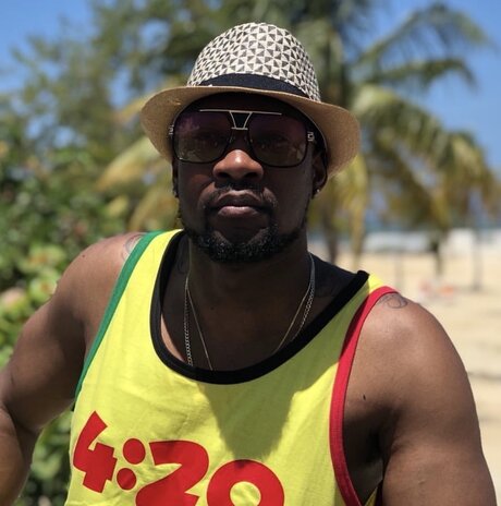 Mr MeToo sexy actress picture