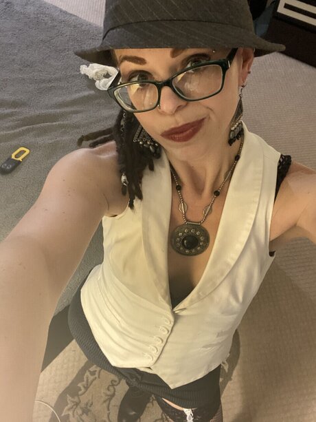 Kiera Uxmal star high quality photos