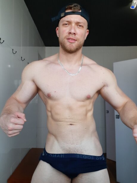 Alem o_ pornographic model img