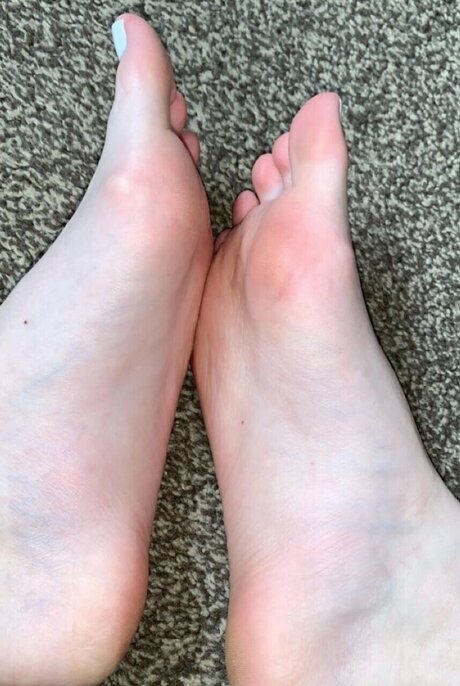 toetallytina pretty pornstar img