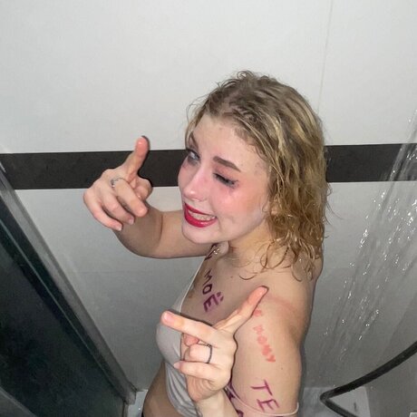 Elfik model hd gallery