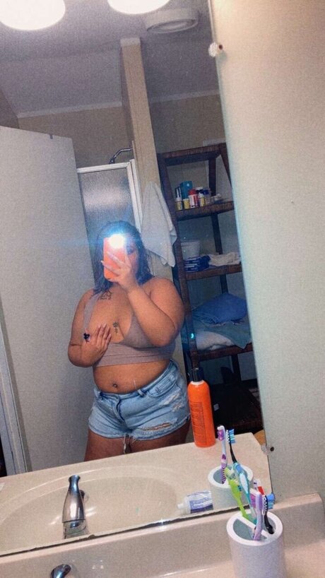 Kayli star hot image