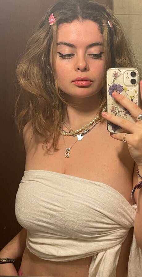 Fleur Banks perfect star image