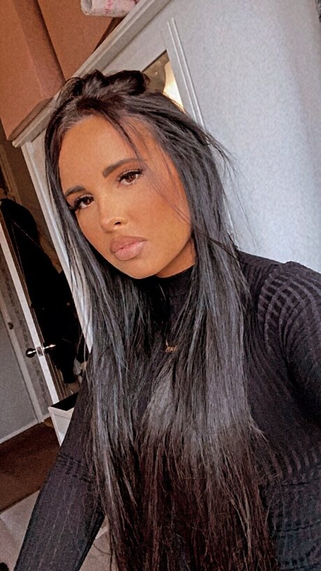 ItsJade star nude photo