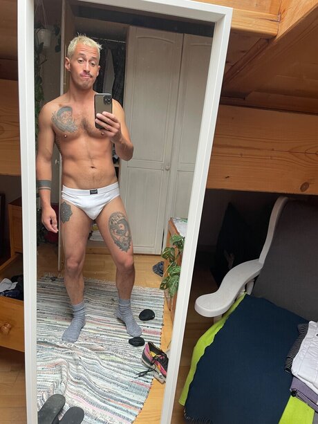 Blackleaf666 star naked picture