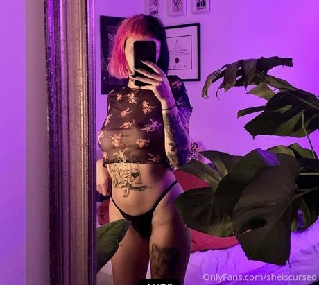 Sheiscursed model top pic