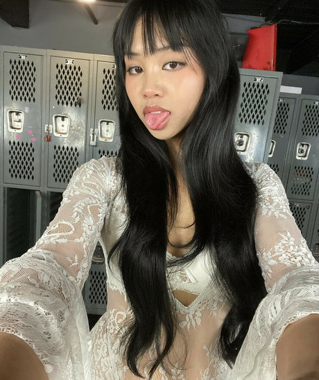 Milaloolemon exclusive model pics