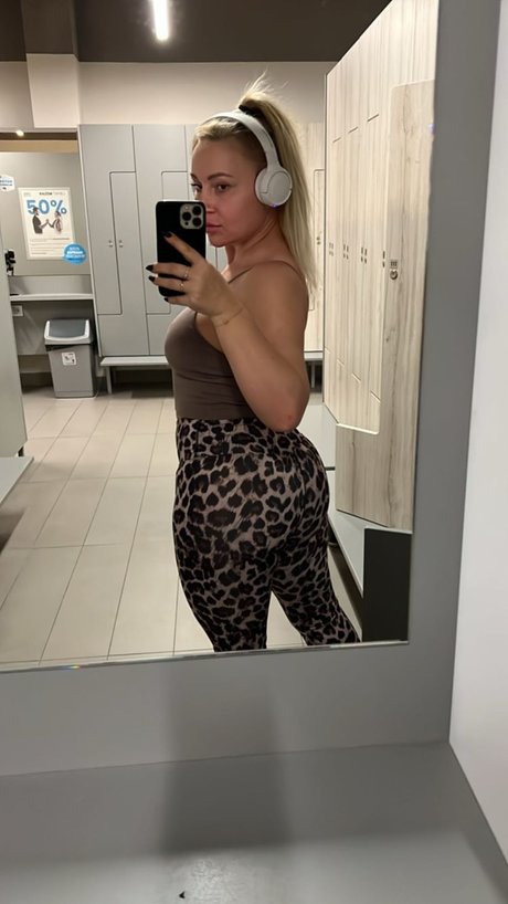 Annaka nice actress pictures