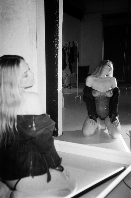 pussy spreading onlyfans free xxx galleries