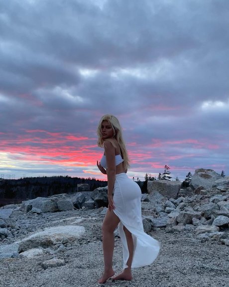 diakimeko erotic pornstar pics