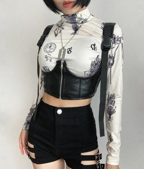 Ninja Vi star high quality pics