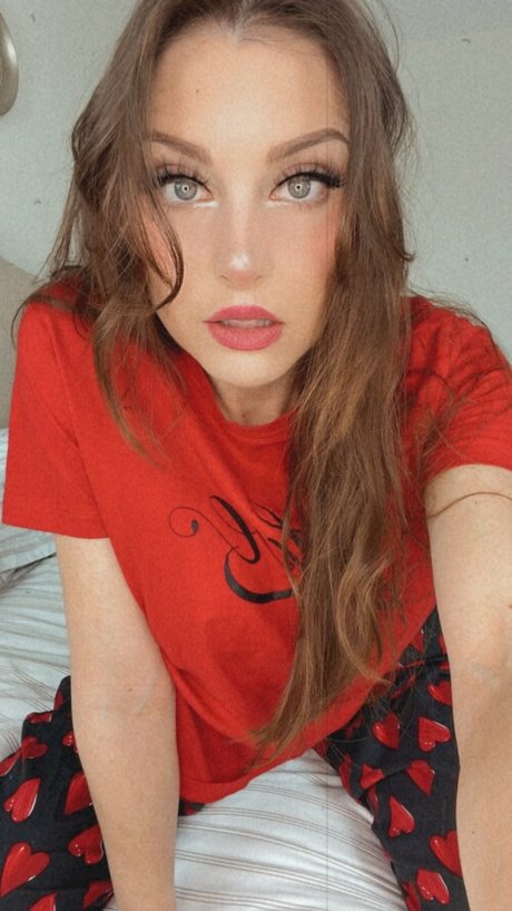 Kera bear naked star pics