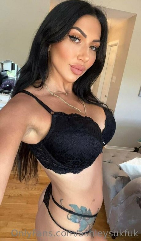 Ashley Suk Fuk sexy star photos