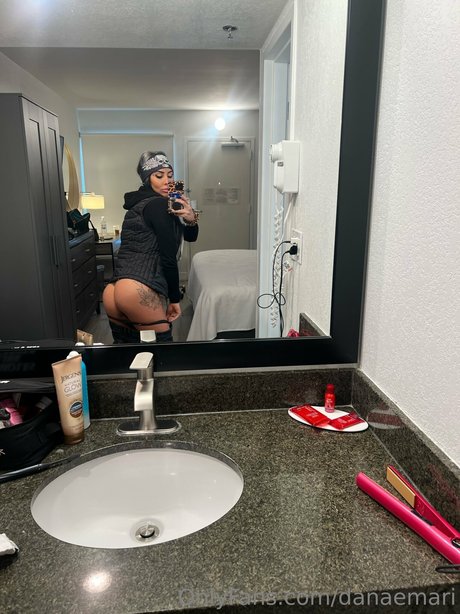 Danae Mari hot model pics