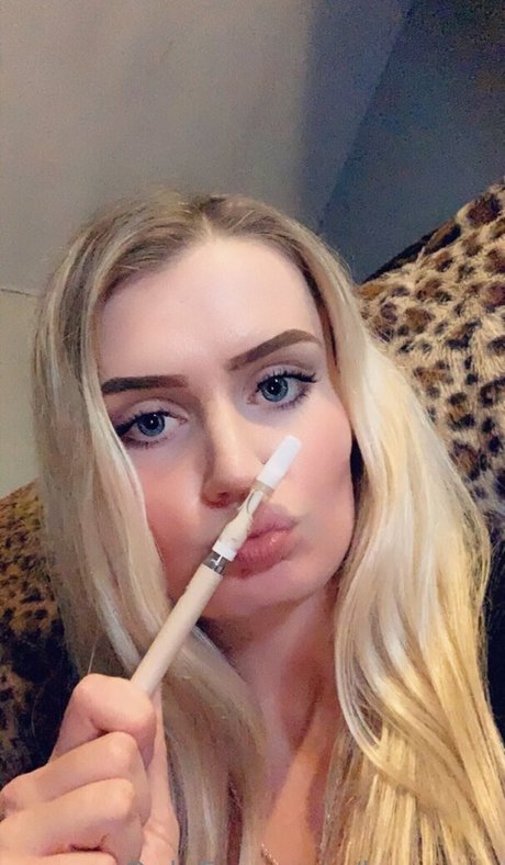 Laroseee star adult archive