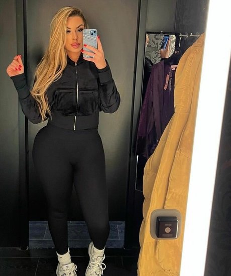 Lisa Amber art model galleries