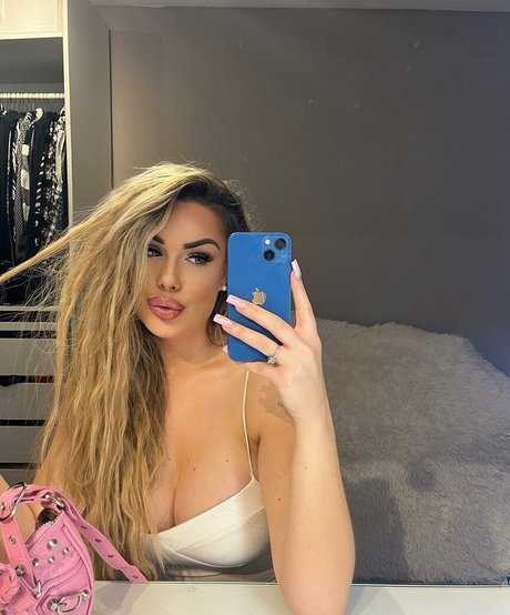 Lisa Amber model exclusive gallery