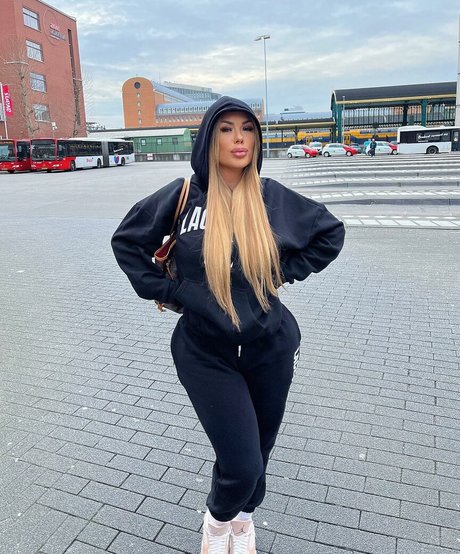 Lisa Amber pornographic star images