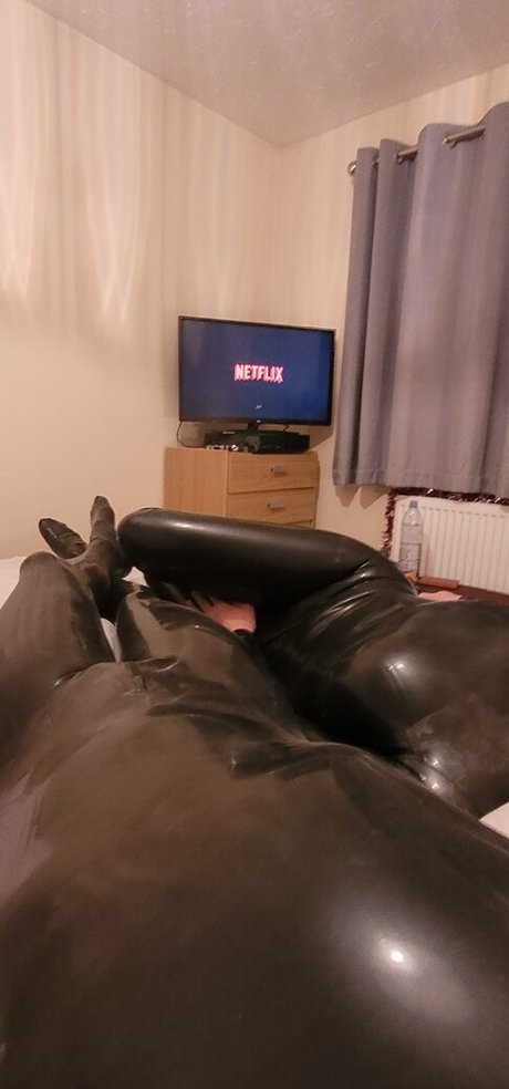 ms vpod nude model images