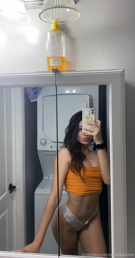 wh0re4am0r erotic pornstar image